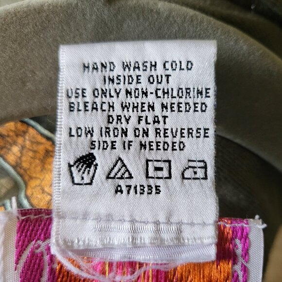 Quacker Factory Women's Embellished Lobsters & Crabs Shirt Size Large Light Blue - Picture 8 of 8